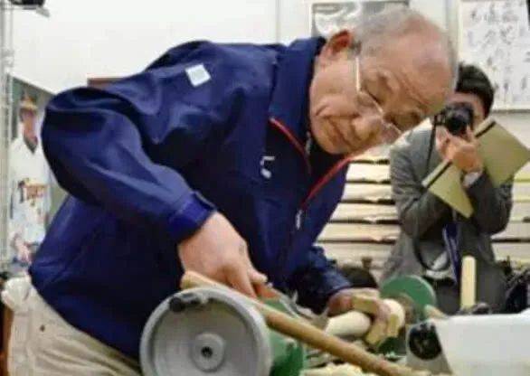 新加坡如何保障老年人的福利？这些政府直接提供的配套计划，你需要知道