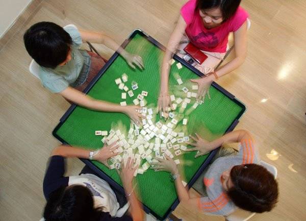 ◤新国CCB◢ 专家：全程戴口罩 过年可打麻将玩牌