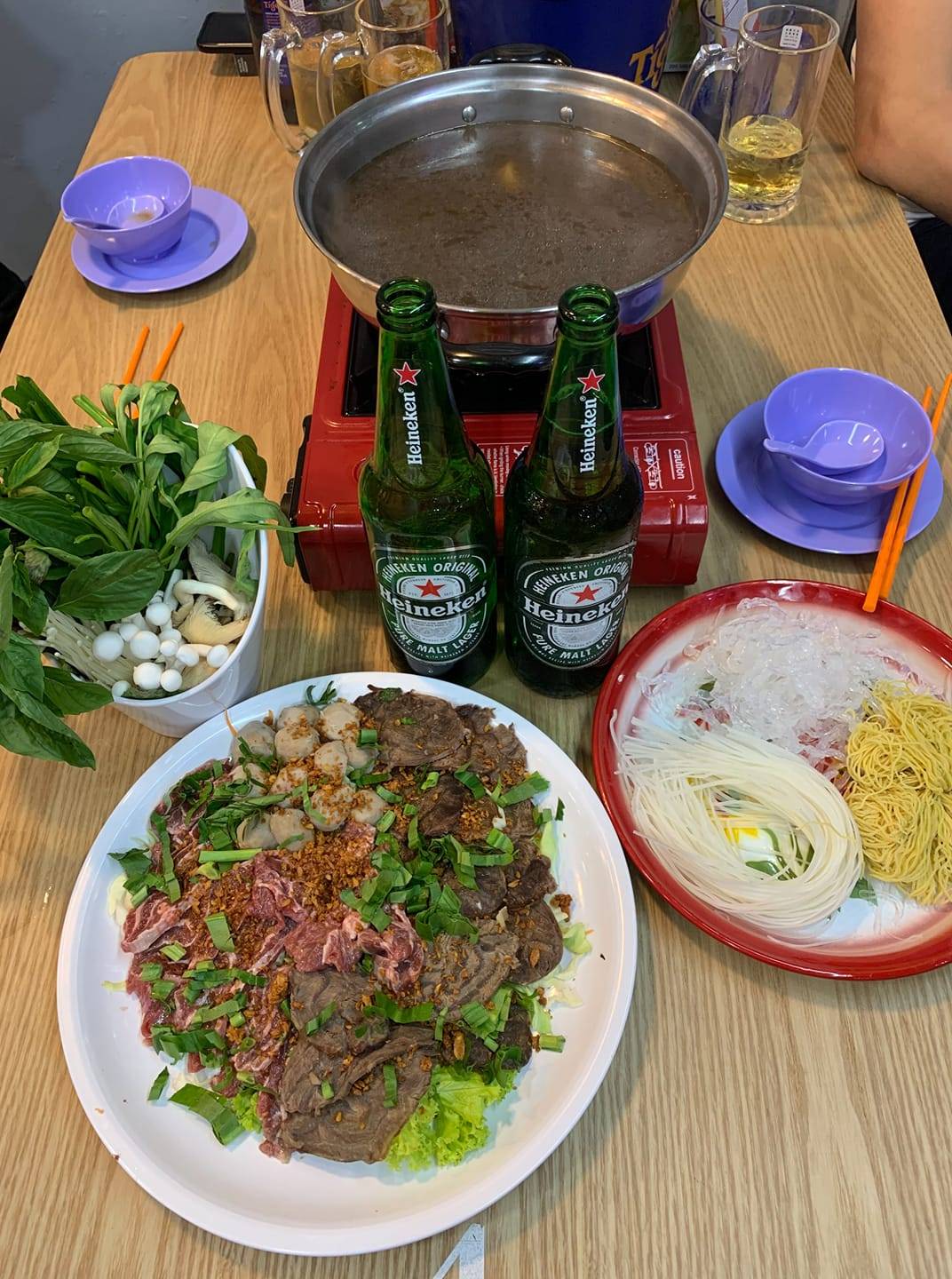 Golden Mile Complex藏惊喜✨泰式料理“Flying Pig”S$7起！螃蟹欧姆蛋、火锅“泰”美味啦