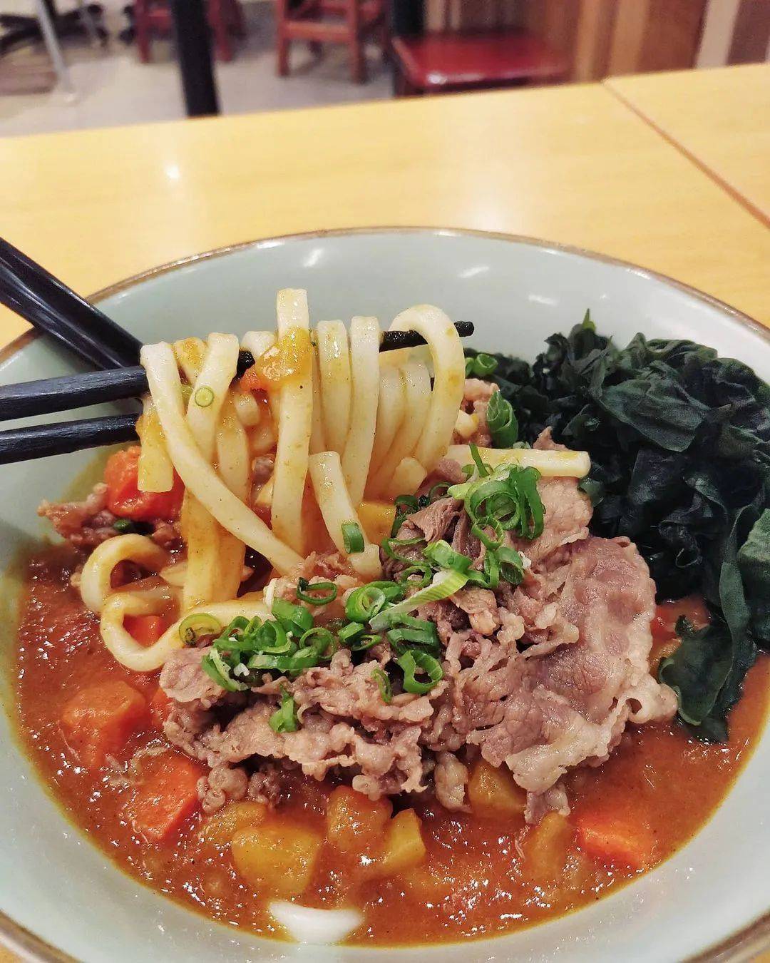 新加坡下起“长命雨”，适合配一碗嫩滑Q弹的地道日式乌冬面