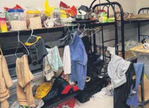 中国女留学生讨薪被掌掴、踢飞!唐人街爆发抗议游行!新加坡也有这种事吗