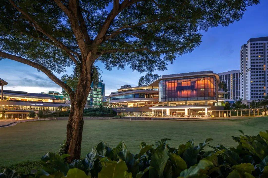 人间四月,来感受新加坡国立大学的春天