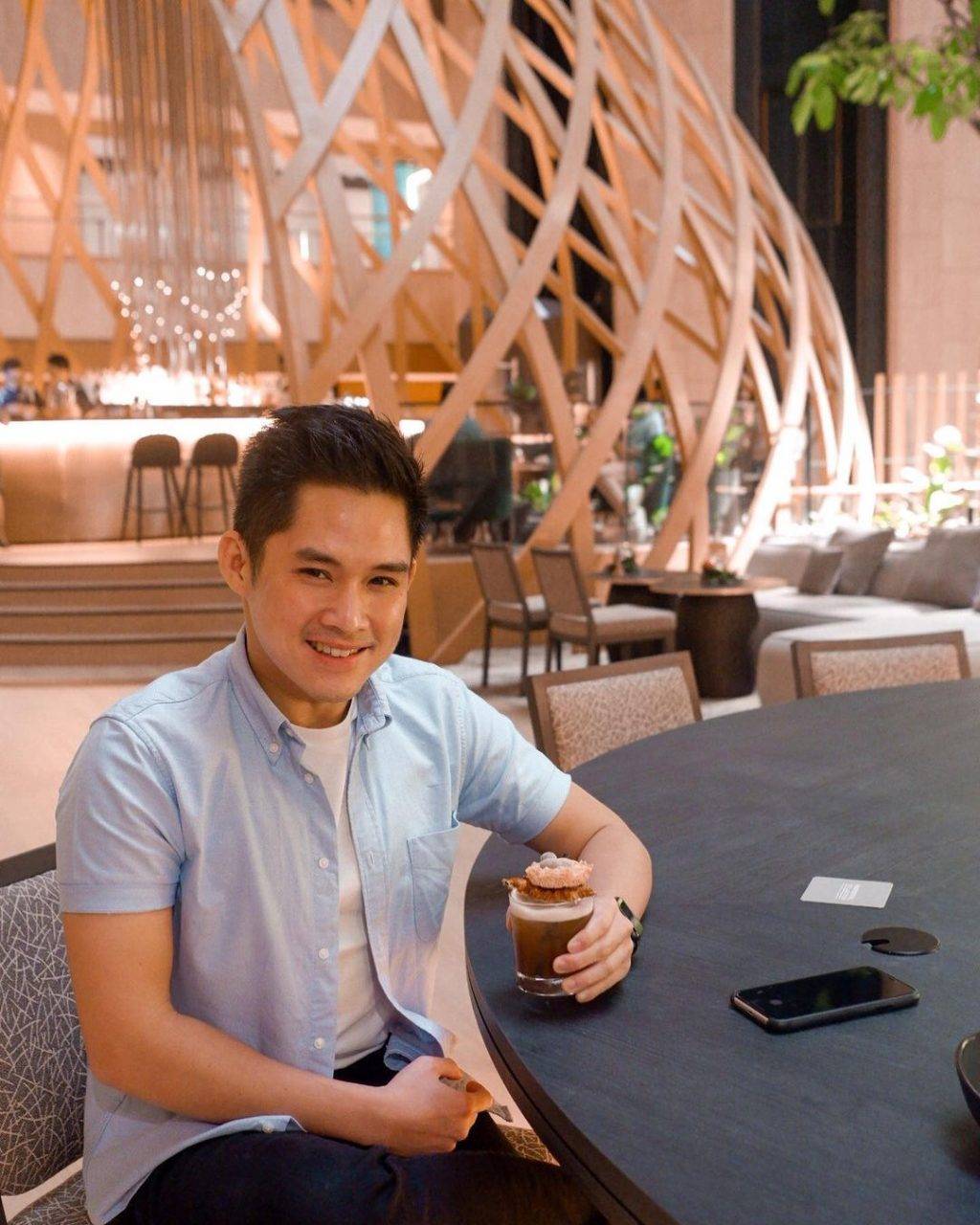 新晋打卡地🙌滨海广场Atrium Lounge空中鸟巢凉亭，半空中用餐💚感受绿荫环绕、大自然氛围