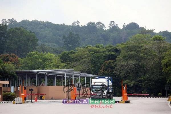 关卡塞5小时 天气炎热 10万公斤蔬菜 变质