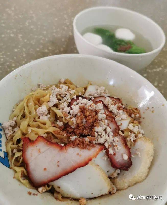 新加坡权威美食家列出10大必吃的小贩佳肴,第一名是