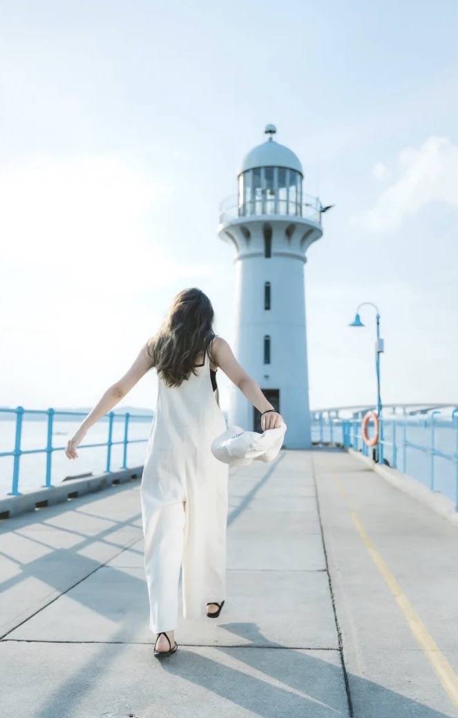 咔嚓拍起来📷 新加坡灰色地带Tuas Link🚇 特色网红地铁站+海岸小灯塔，随手一拍都好看