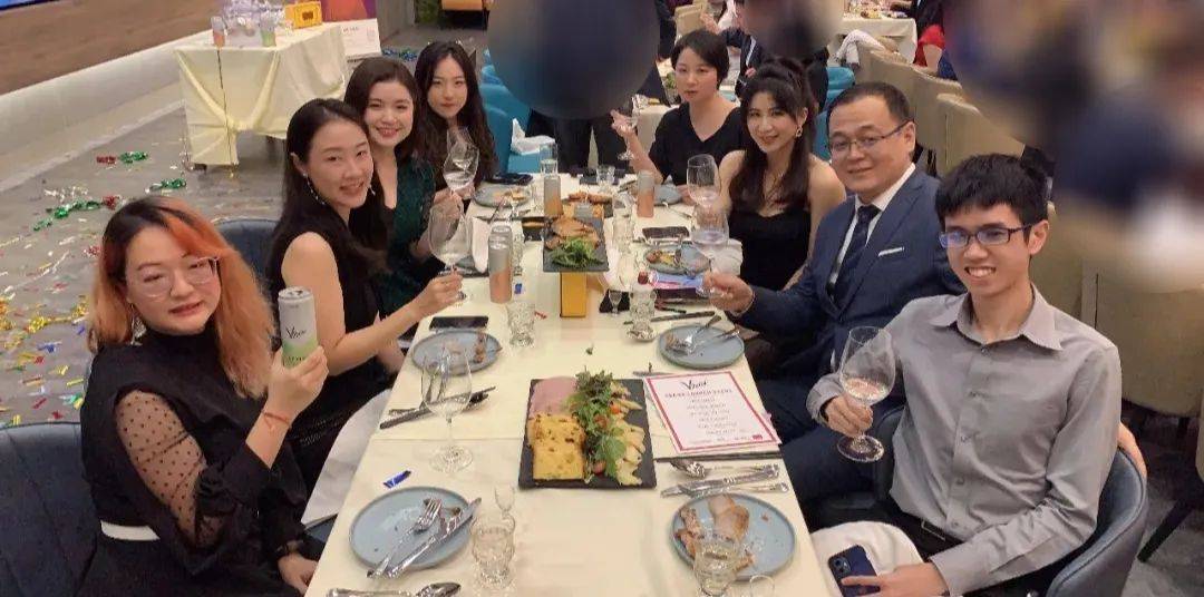 小仙女们追捧的网红有机气泡酒Vrai登录狮城啦