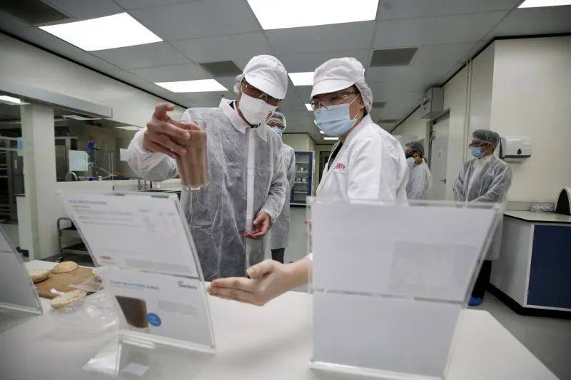 狮城热点 新加坡金管局鼓励民众使用电子红包