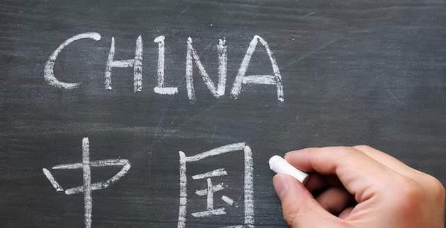 李光耀：为何先在新加坡废除汉语，现在又扶持汉语学校发展？