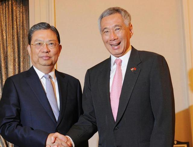 国际最新两大“瓜”：新加坡总理警告美国；澳大利亚被迫出面道歉
