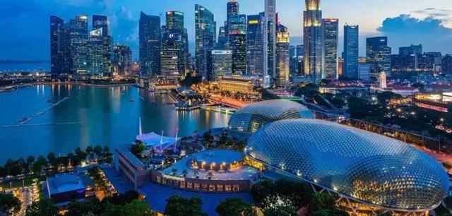 疫情之下，大批富人纷纷涌入新加坡，奢侈服务需求激增