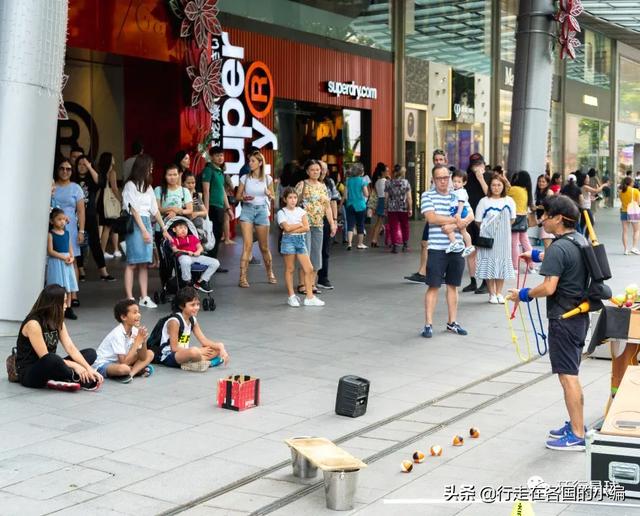 不穿衣服被邻居看到，应该罚款么？爱罚款的新加坡规定你知道多少