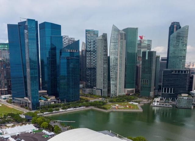 花园城市新加坡，这城建放在国内也许就是二线城市，你认可吗