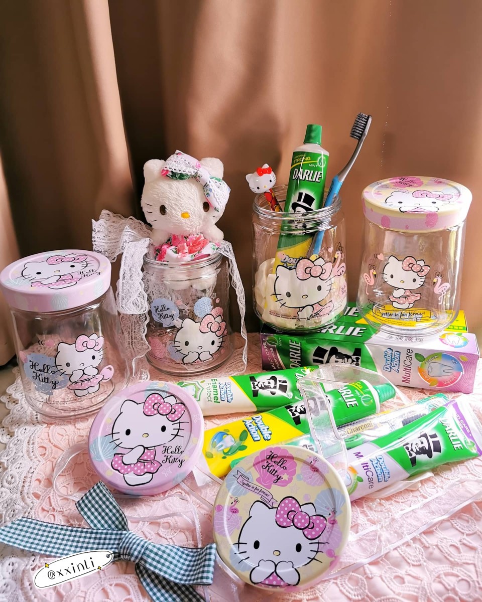 Get A Free Hello Kitty Jar With Darlie Toothpaste Purchase ...