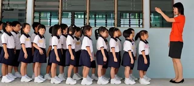 邁不進的新加坡政府學校，回不去的中國
