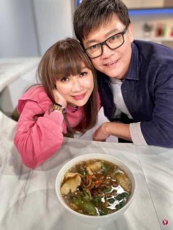 王昱清煮面粉粿定情 小12岁Norah变“老婆”