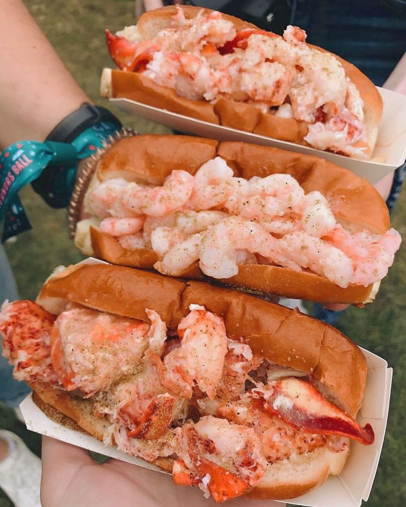 Luke's Lobster lobster roll