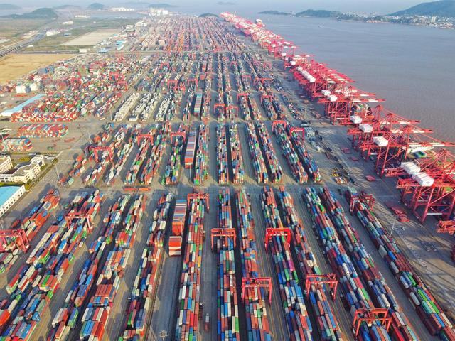 700亿打造世界第一大港，吞吐量远超美国，为何新加坡不淡定了？