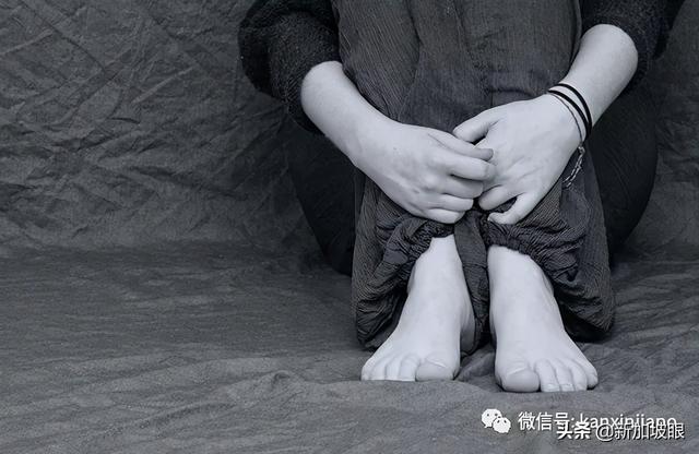 新加坡28岁男子竟闯女厕，强奸52岁妇女