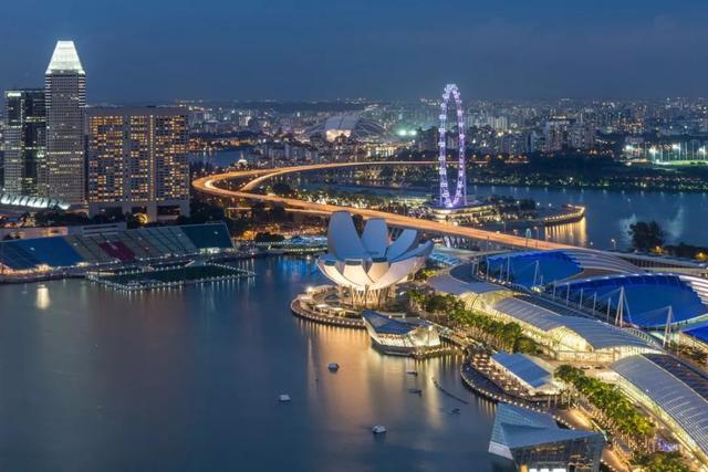 新加坡著急了？我國斥資700億打造世界第一大港，吞吐量超越美國