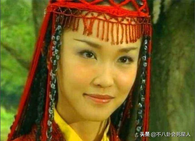 新加坡四大古裝美人，驚豔時光，如今有人離異帶娃，有人嫁入中國