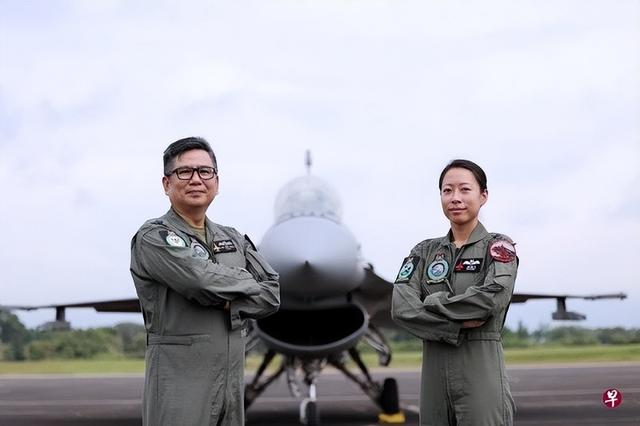 新加坡國慶慶典將出動F-16飛行表演 首次由女飛行員當隊長