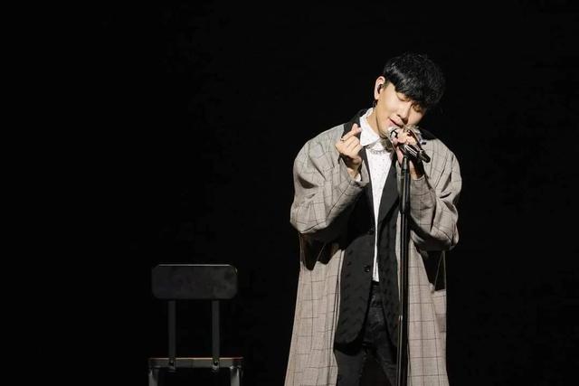 新加坡歌手林俊傑時隔兩年再開線下演唱會，歌迷直呼太爽啦