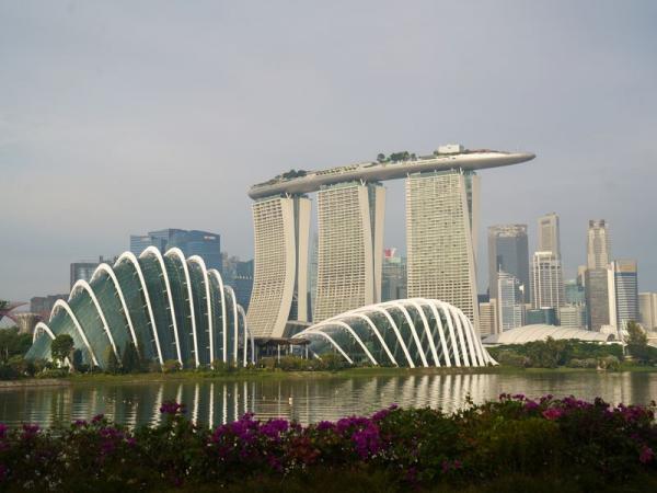 蕾切爾·羅森塔爾：亞洲金融中心比拼，新加坡還在追趕香港