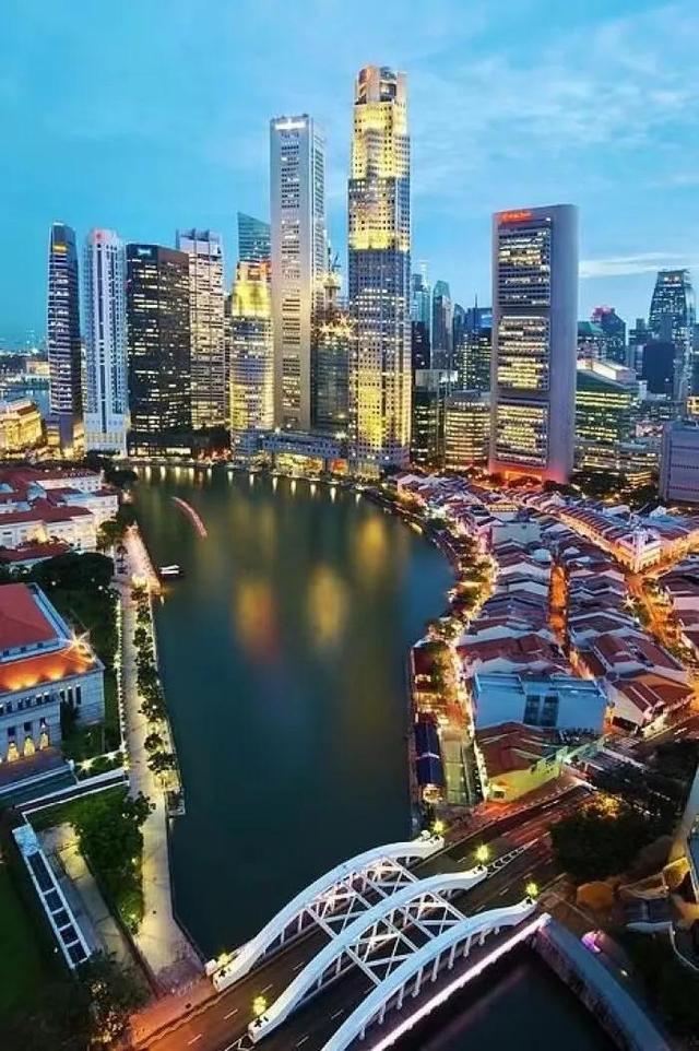 新加坡是東南亞旅遊勝地，當地人均GDP竟高達7萬美元