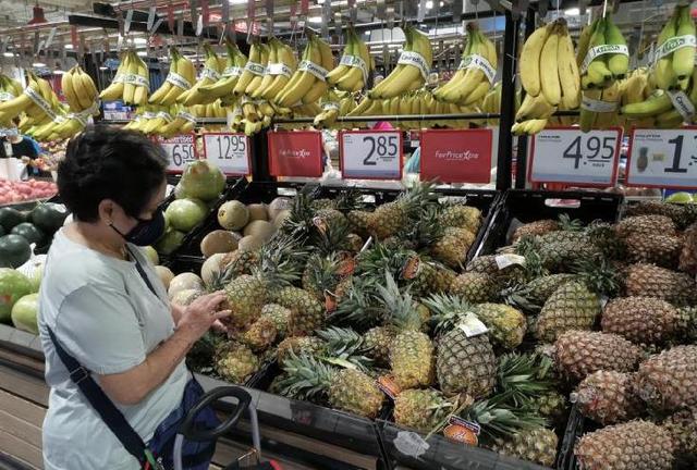 台湾“黑心”凤梨在新加坡超市被下架，已展开调查