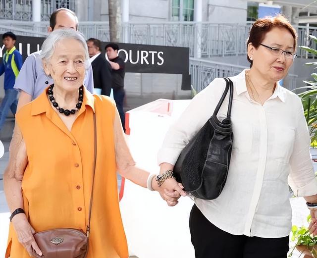 2006年，中國小夥“愛”上79歲新加坡富婆，上演了一出驚天騙局