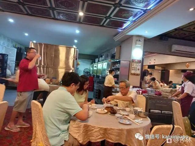 在新加坡”美食四大天王”红星酒家吃早茶，人气不减当年