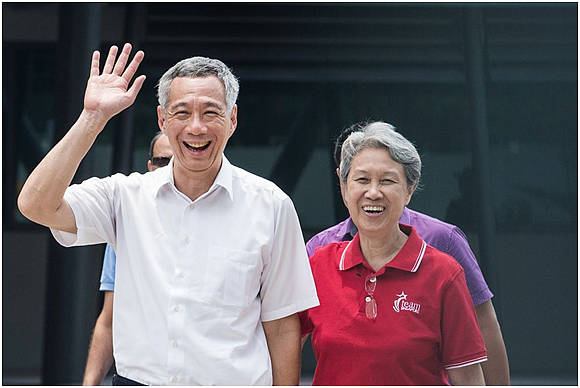 新加坡總理夫人何晶網絡留言被圍攻，一個"呃"字爲何讓台灣島內有些人惱羞成怒？