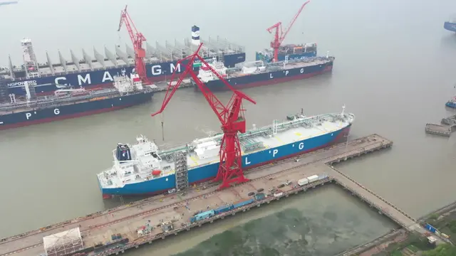 超大型液化气船今日交付新加坡船东！江南造船100%复工，满负荷运作