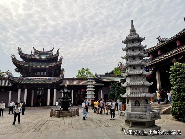 厦门有座千年古寺 香火旺盛许愿特灵验 与中国最美大学仅一墙之隔