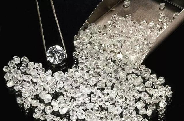 我國最大鑽石“金雞”至今下落不明，價值100億，藏于日本皇宮？