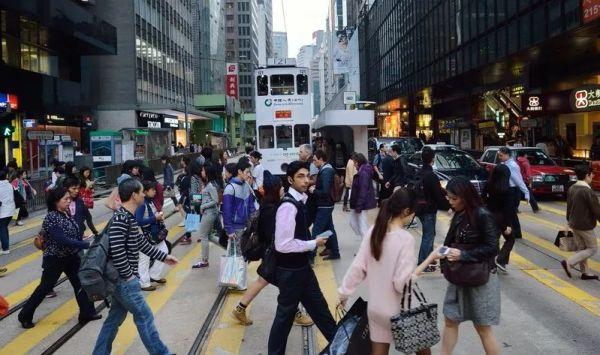 超级会赚钱！在香港工作，这些人年薪近140万港币