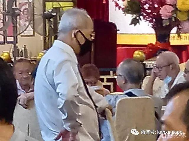 在新加坡”美食四大天王”红星酒家吃早茶，人气不减当年