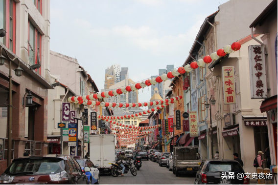 华人占多数的新加坡，为何有四种官方语言？