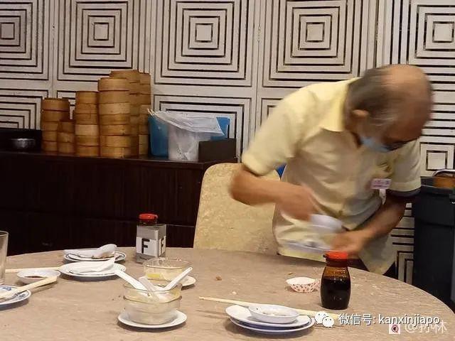 在新加坡”美食四大天王”红星酒家吃早茶，人气不减当年