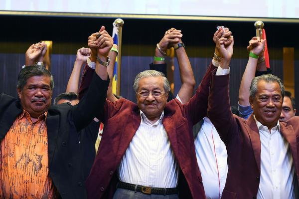 馬來西亞獨立後首次政黨輪替，政壇變天離體制改革有多遠？