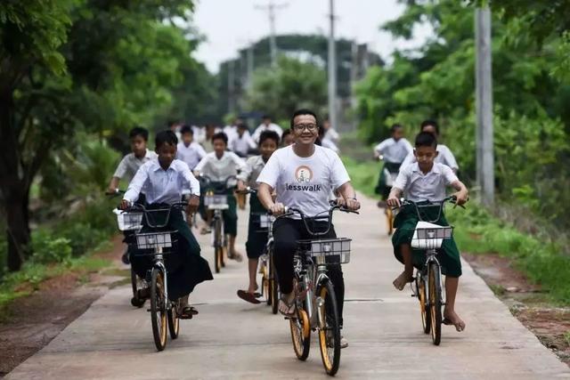 無語！10000輛被廢棄的中國共享單車，正成爲緬甸孩子的“豪車”