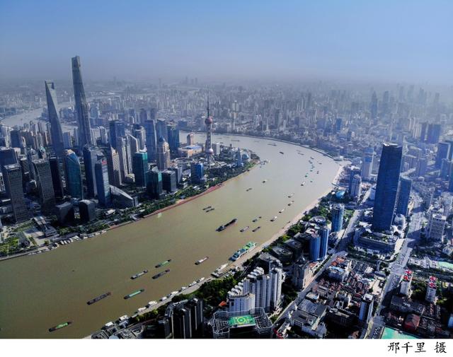 上海继续保持国际航运中心全球第三，与新加坡、伦敦差距收窄