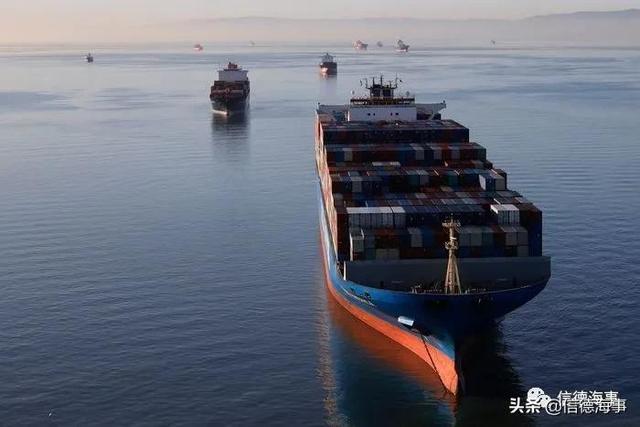 现场实拍：洛杉矶港外74艘箱船排队；全球15%散货船运力也陷拥堵