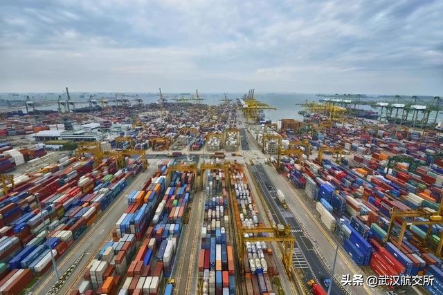 預警！新加坡港口集裝箱擁堵！船舶停靠數量激增、等待時間已達七天