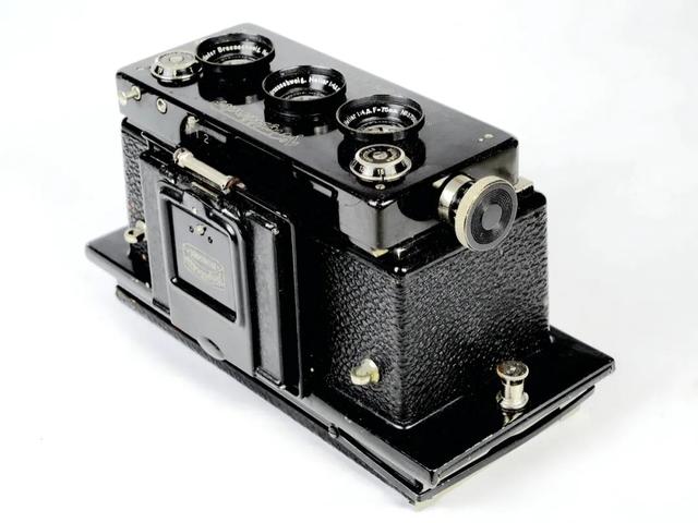 經典相機 |一台福倫達立體相機和它周遊世界的主人