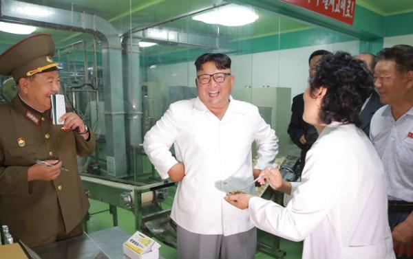金正恩“突然视察”朝鲜一全自动化副食品厂，称“赏心悦目”