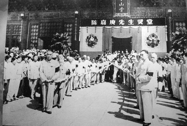 1940年陳嘉庚回國，蔣介石、毛主席先後招待，爲何卻說希望在延安