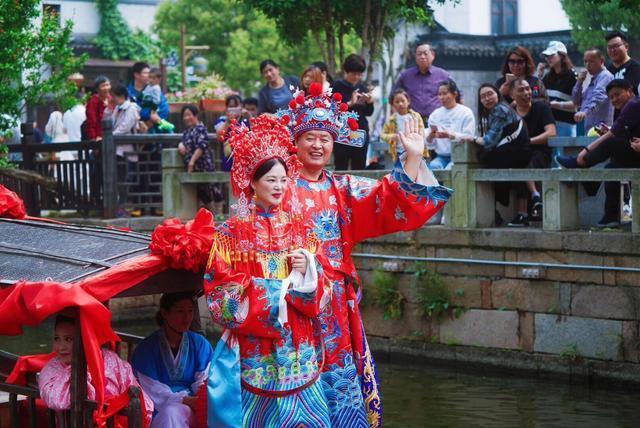 北极游泳黄河源祈福，去江南古镇“结婚”，博主苦哈哈的年度总结