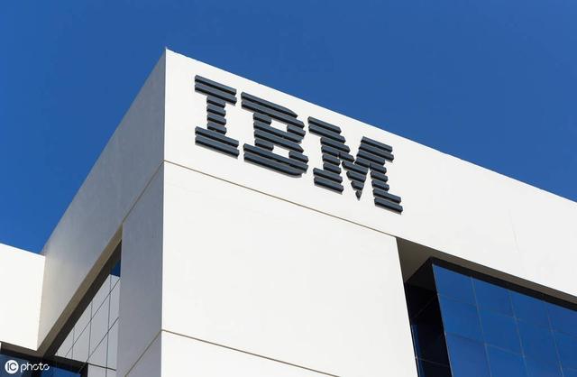 爲了變酷，花式解雇？IBM 5 年裁掉 2 萬老員工